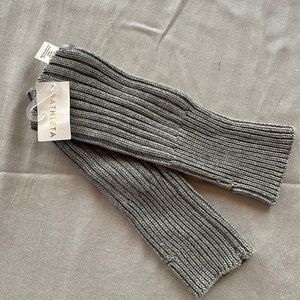 Athleta reflective gray fingerless knit gloves NWT